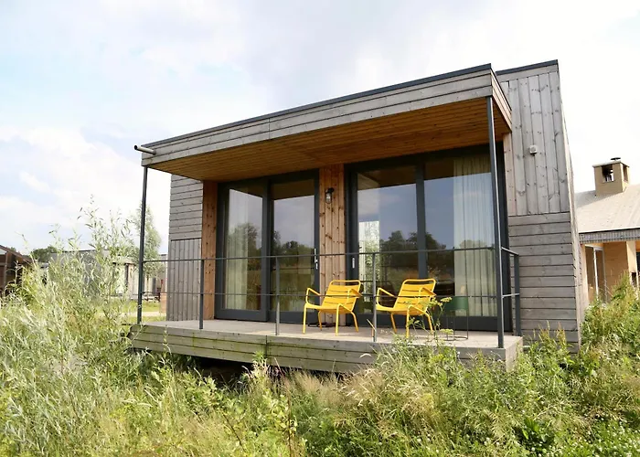 Basecamp Amsterdam Hotel